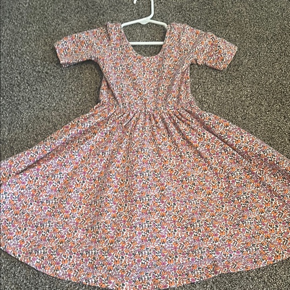 White and Cream Casual Sundress with Puff Sleeves and Scoop Neck - Picture 6 of 7